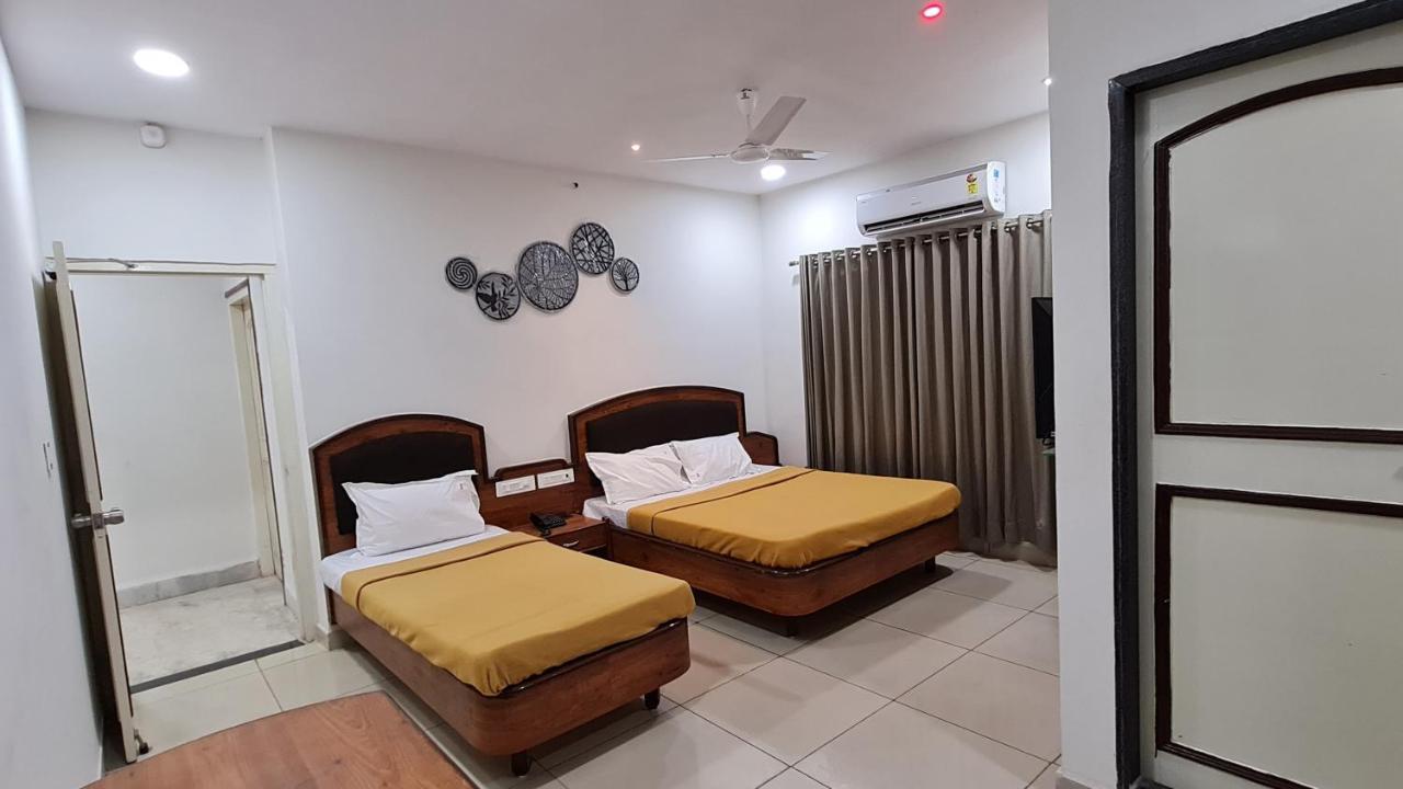 Hotel Tirth Ankleshwar Екстериор снимка
