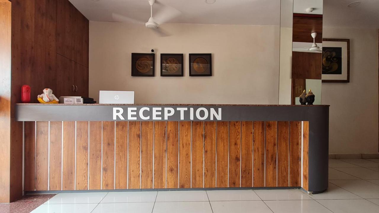 Hotel Tirth Ankleshwar Екстериор снимка