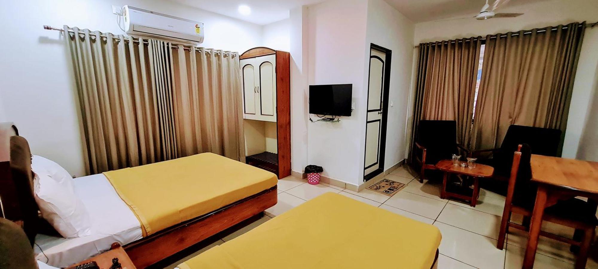Hotel Tirth Ankleshwar Екстериор снимка